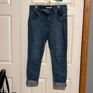 High Waisted Levi Skinny Jeans Size 33